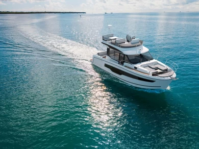 Jeanneau Merry Fisher 1095 Fly Serie2 charter bareboat or captained in  Biograd na Moru