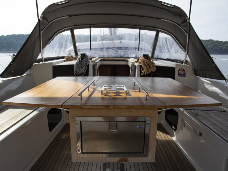 Location bateau Pula pas cher Dufour 520 Grand Large
