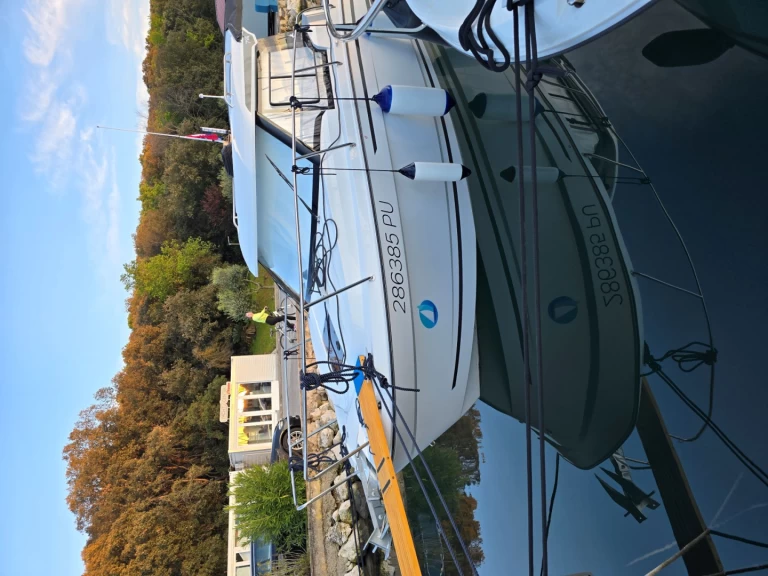 Jeanneau Merry Fisher 795 Series2 a louer à Pula