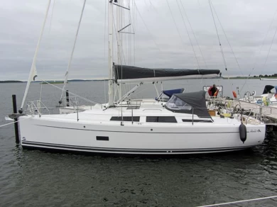 Yacht charter Saltsjö-duvnäs cheap Hanse 348