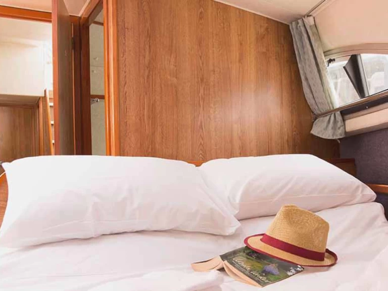 Louer Bateau à moteur avec ou sans skipper Le Boat à Trèbes