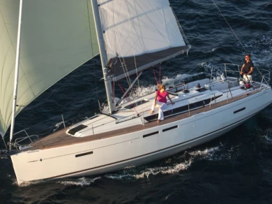 Noleggio barche Jeanneau Sun Odyssey 419 a Paros (Ile) su Samboat