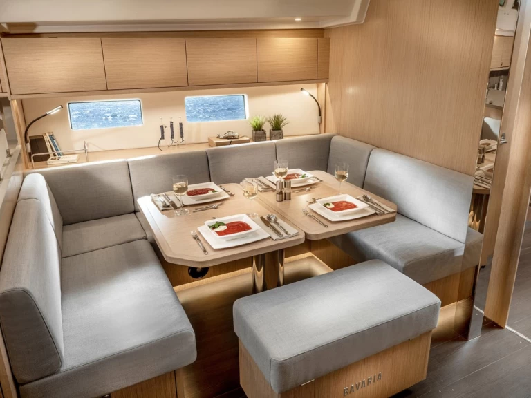 Location à Pula - Bavaria Cruiser 50 sur SamBoat