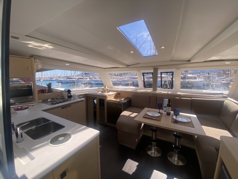 Louez un Fountaine Pajot Isla 40 à Lefkáda