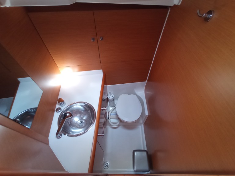 Louer Voilier avec ou sans skipper Jeanneau à Lefkáda