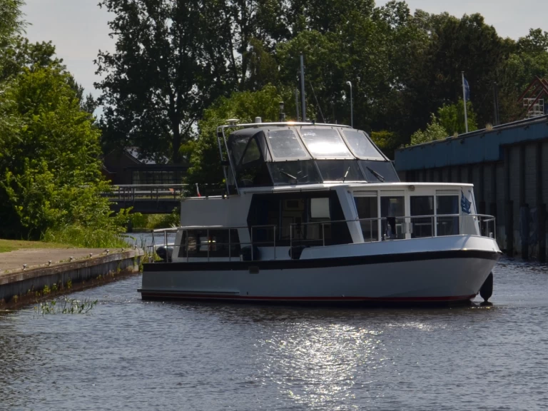 Louer Bateau à moteur avec ou sans skipper De Drait à Drachten