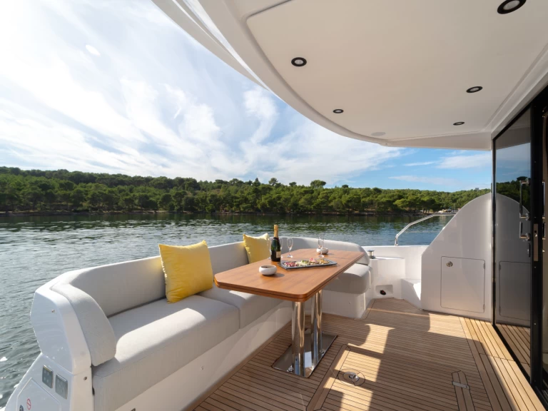 Location bateau Azimut Azimut 53 Fly à Sibenik sur Samboat