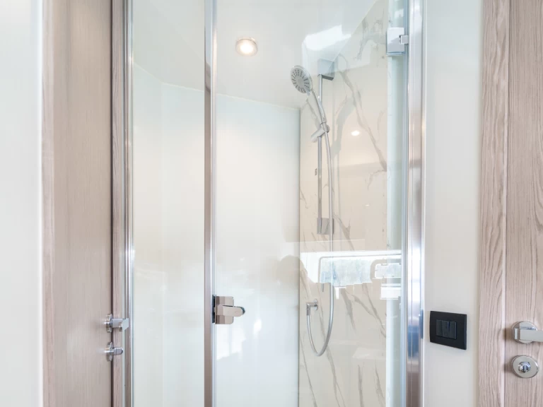 Louez un Azimut Azimut 53 Fly à Sibenik