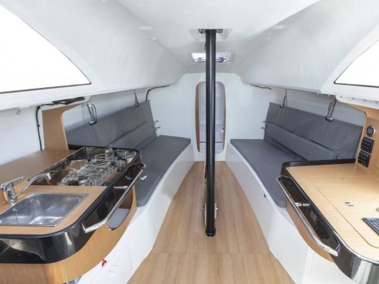 Location bateau Jeanneau SUN FAST 3300 à La Trinité-sur-Mer sur Samboat