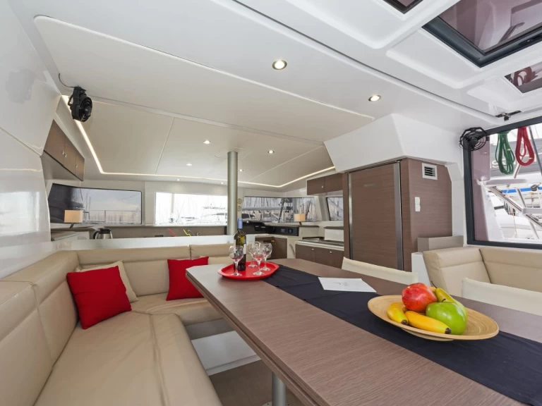 Catamaran à louer à Ávdira au meilleur prix