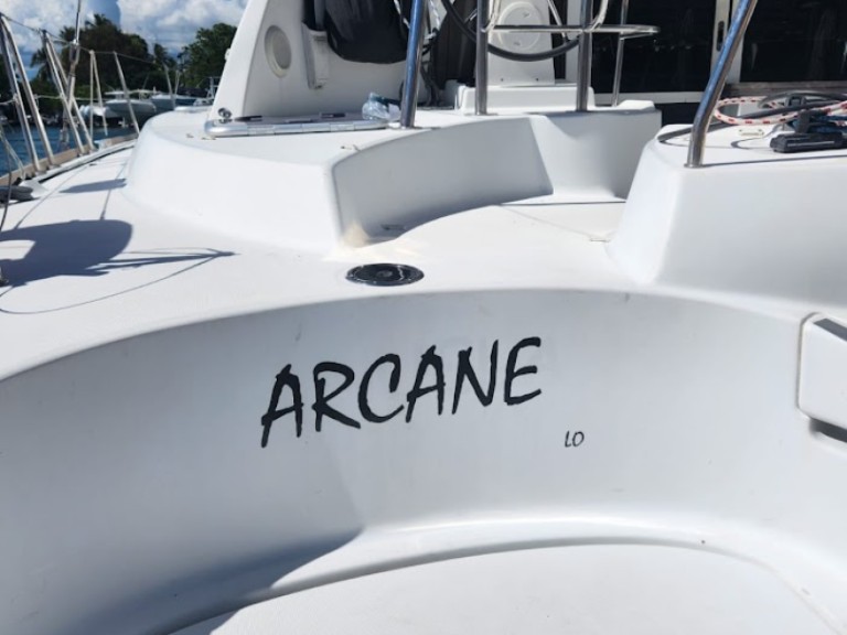 Location bateau Bénéteau Lagoon 380 à Bas du Fort sur Samboat