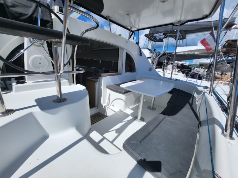 Louer Catamaran avec ou sans skipper Bénéteau à Bas du Fort