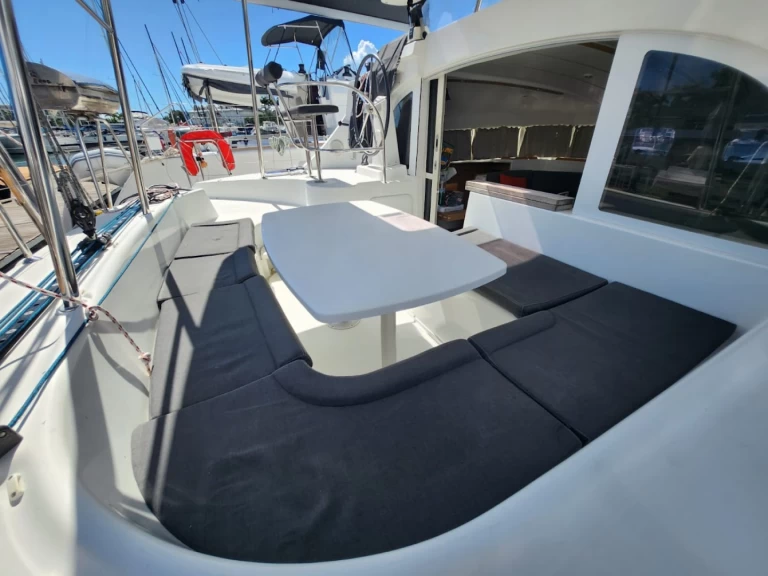 Location Catamaran Bénéteau avec permis