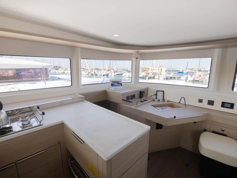 Catamaran à louer à Bas du Fort au meilleur prix