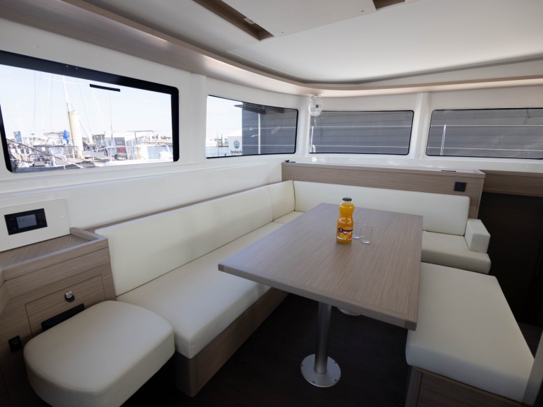 Lagoon Lagoon 46 a louer à Bas du Fort