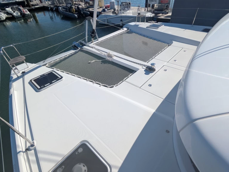 Lagoon Lagoon 42 a louer à Bas du Fort