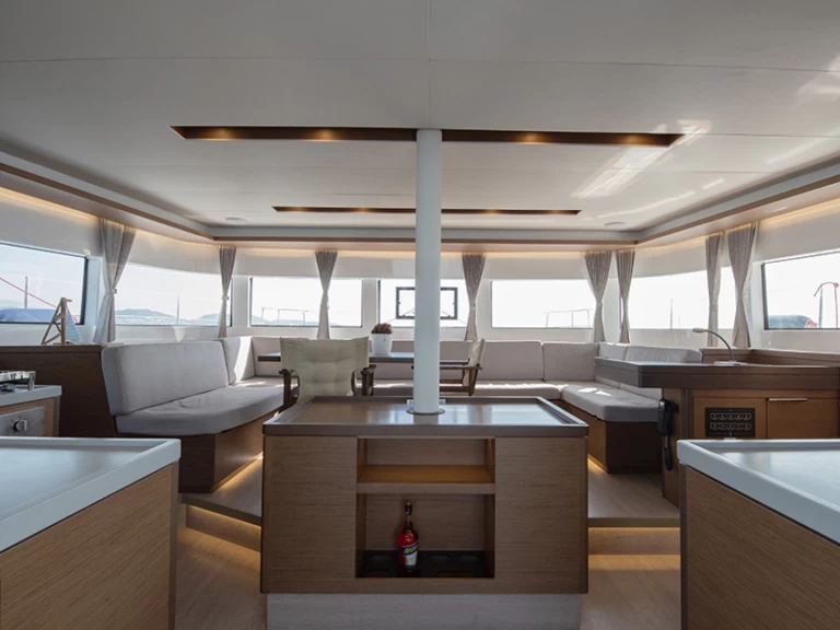 Location à Paros (Ile) - Lagoon Lagoon 50 sur SamBoat