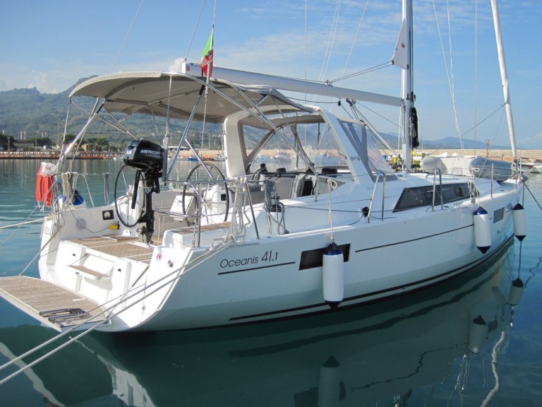 Louez un Bénéteau Oceanis 41.1 à Capo d'Orlando