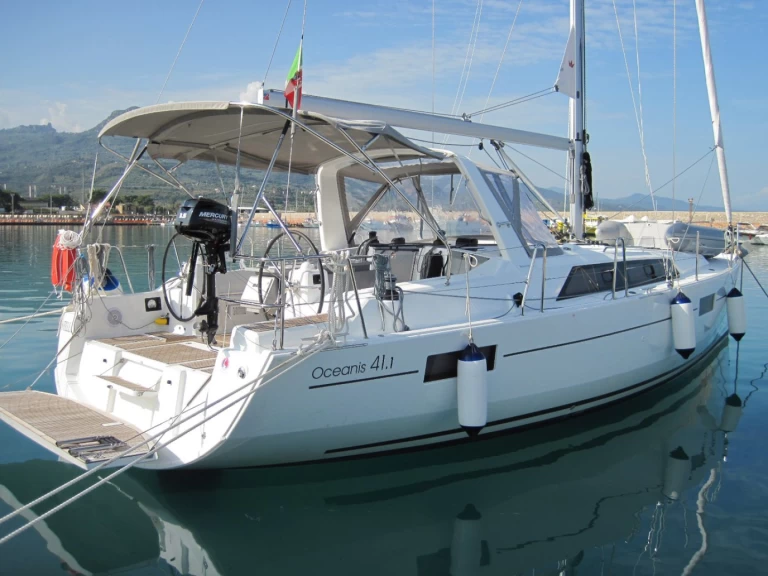 Louez un Bénéteau Oceanis 41.1 à Capo d'Orlando