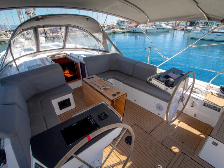 Louez un Bavaria Bavaria C46 à Split