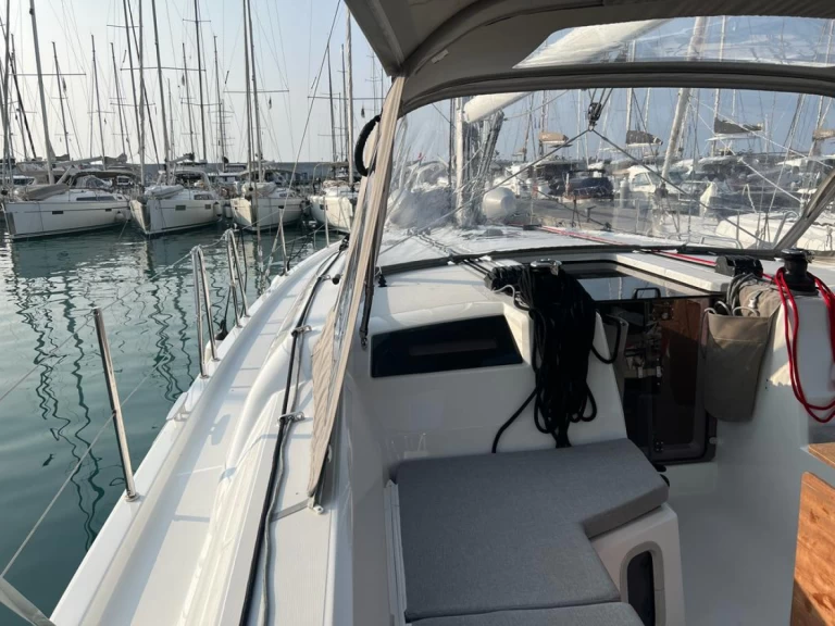 Louez un Bénéteau Oceanis 40.1 à Capo d'Orlando