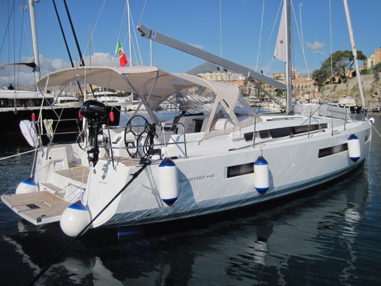 Location à Capo d'Orlando - Jeanneau Sun Odyssey 440 sur SamBoat