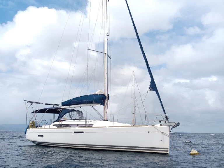 Location bateau Pointe-à-Pitre pas cher Sun Odyssey 379