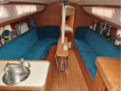 Jeanneau Sun Odyssey 31 a louer à Toulon Port