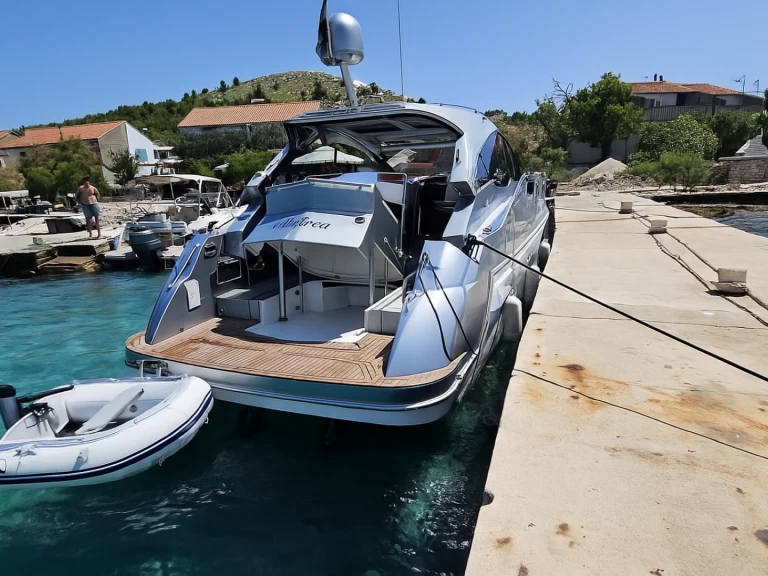 Location Yacht Grginić avec permis