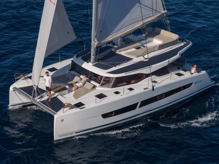Location bateau Fountaine Pajot Fountaine Pajot FP 44 Maestro - 3 cab. à Saint-Raphaël sur Samboat
