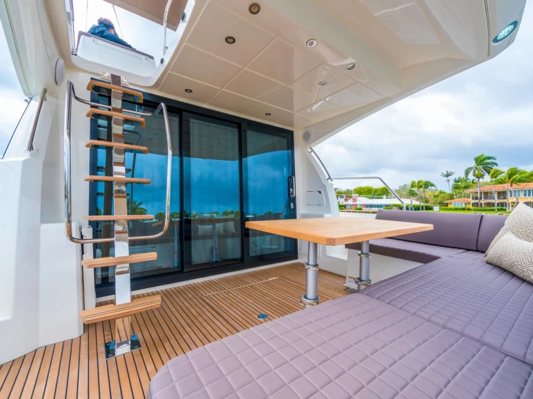 Location Bateau à moteur à Castellammare di Stabia - Prestige Prestige 46