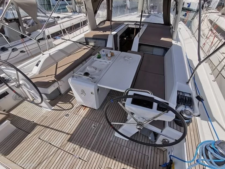 Location bateau Bénéteau Oceanis 51.1 à Álimos sur Samboat