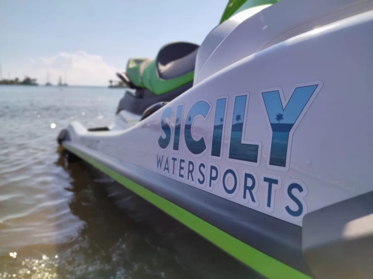 Louer Bateau à moteur avec ou sans skipper Kamarina à Letojanni