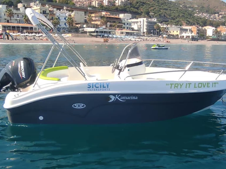 Location Bateau à moteur Kamarina avec permis