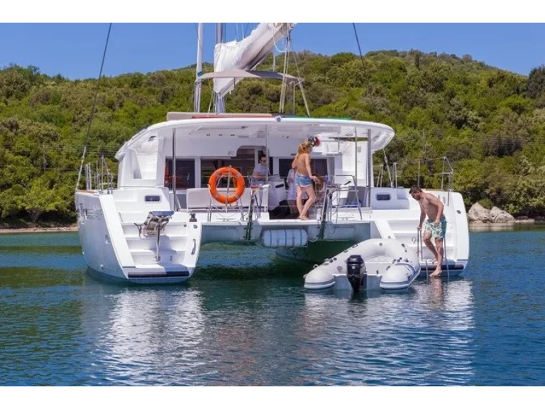 Location bateau Perigiali pas cher Lagoon 450 F