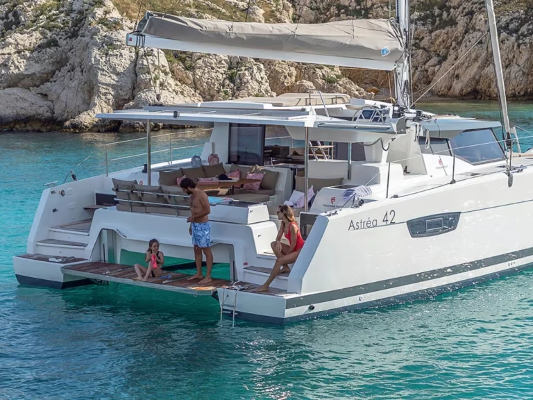 Location Catamaran Fountaine Pajot avec permis