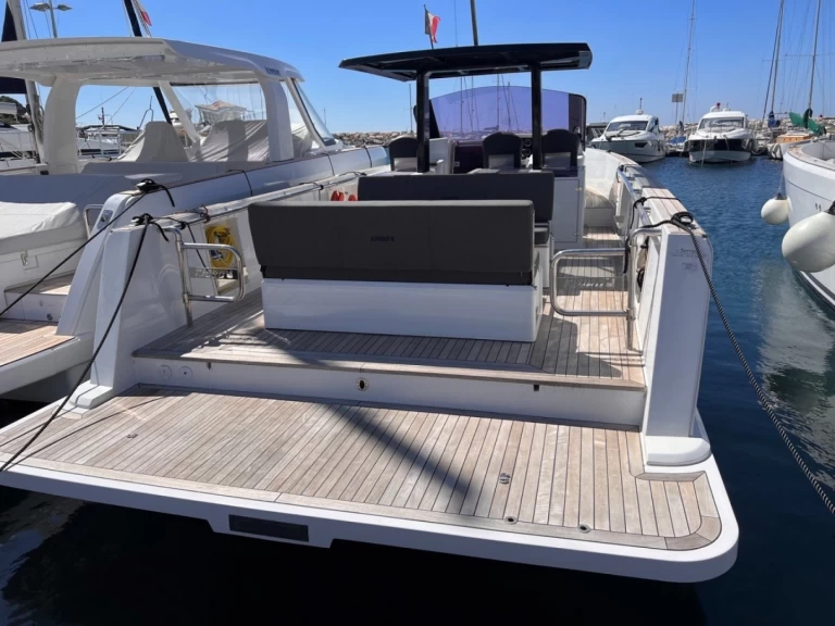 Location Bateau à moteur à Marseille - Fjord Fjord 40 Open