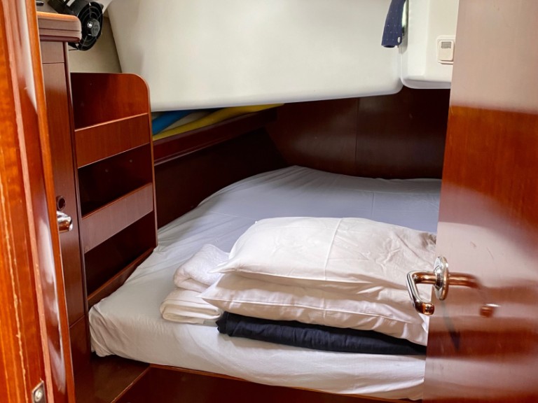 Louer Voilier avec ou sans skipper Bénéteau à Palaio Faliro