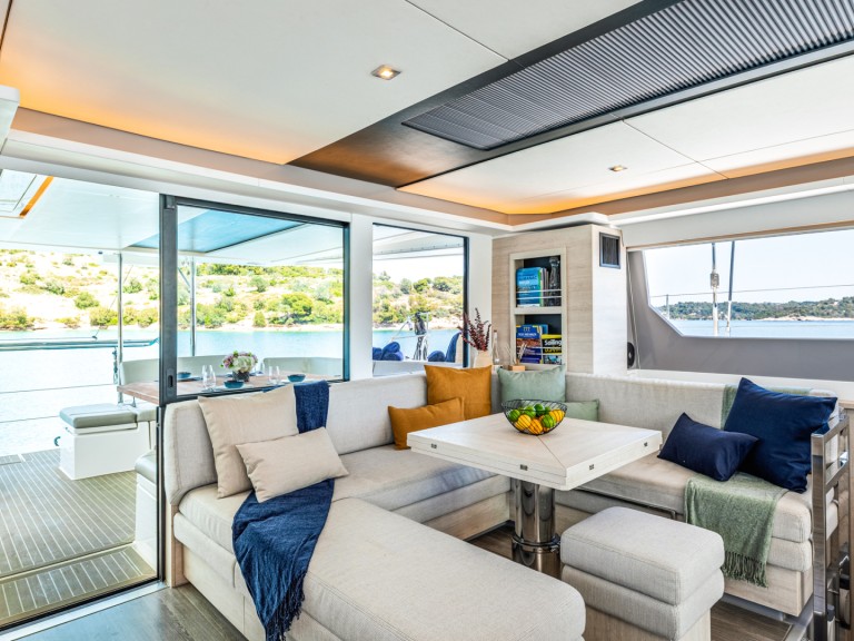 Louer Catamaran avec ou sans skipper Leopard à Gouviá