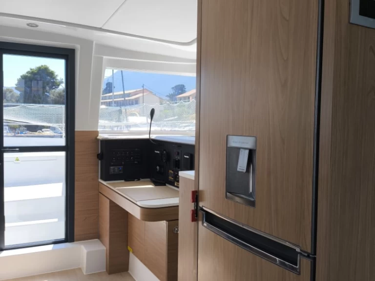 Catamaran à louer à Perigiali au meilleur prix