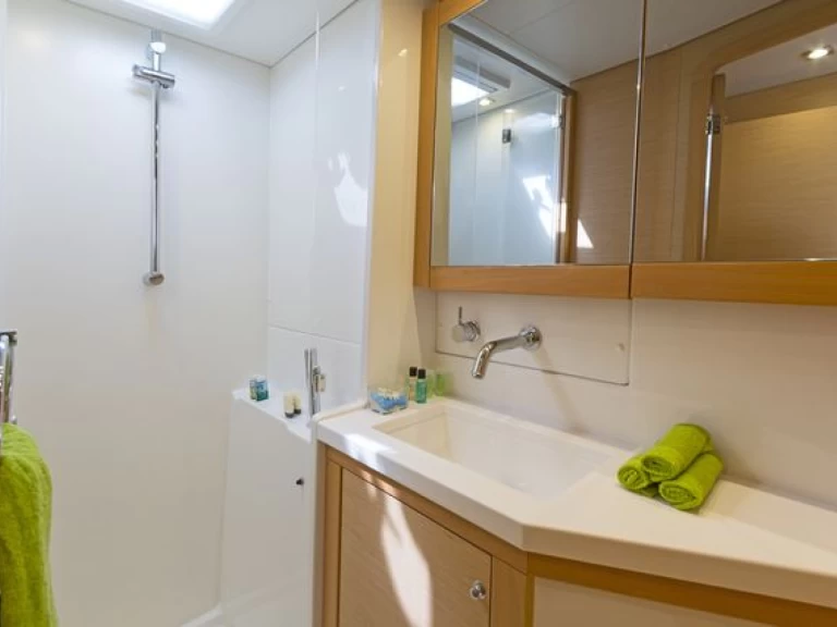 Louer Catamaran avec ou sans skipper Lagoon à Perigiali