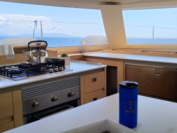 Location bateau Fountaine Pajot Aura 51 à Perigiali sur Samboat