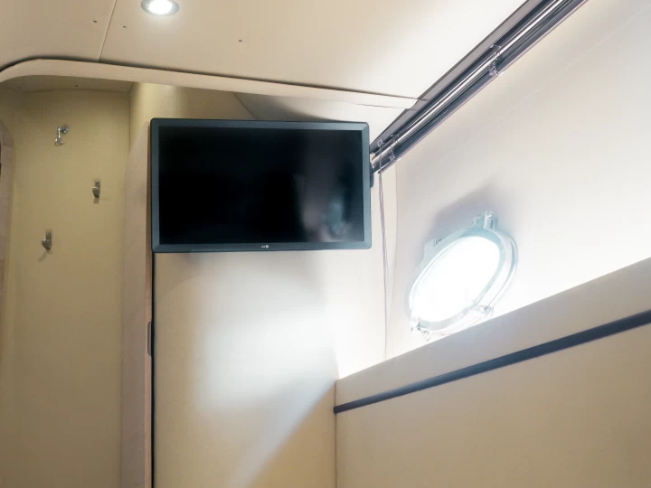 Louer Bateau à moteur avec ou sans skipper Marine Yachting à Salerne