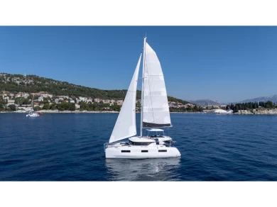 Noleggio Catamarano Lagoon con patente nautica