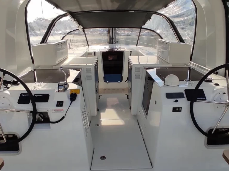 Louer Voilier avec ou sans skipper Jeanneau à Agropoli