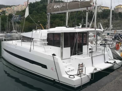 Catamarano a noleggio a Agropoli al miglior prezzo