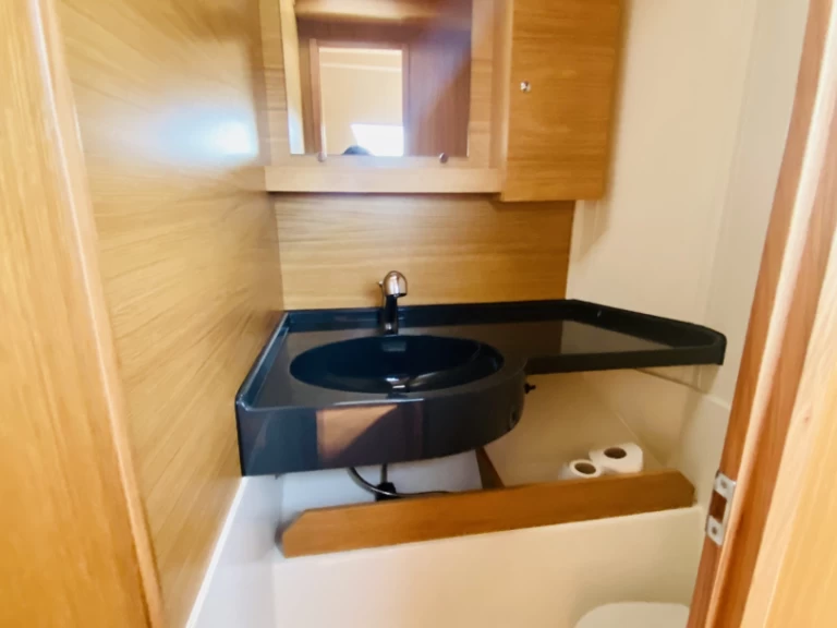 Location bateau Olbia pas cher C-CAT 37