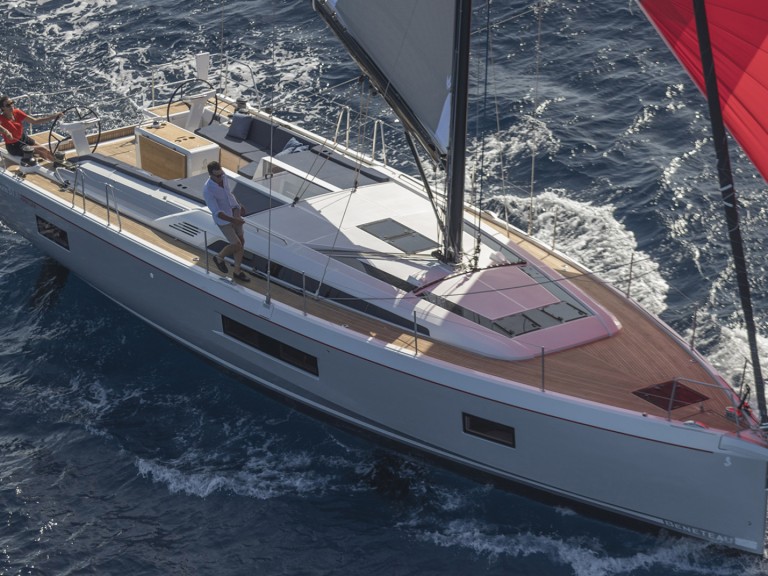 Louer Voilier avec ou sans skipper Bénéteau à Olbia