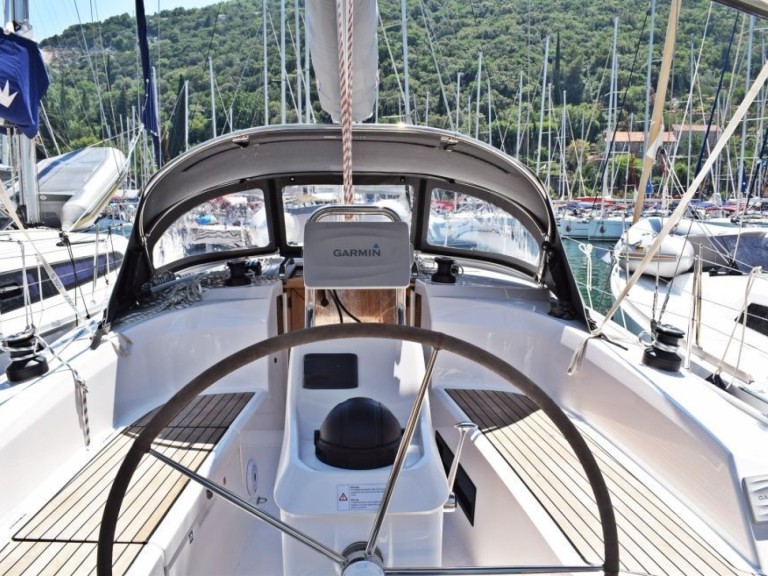 Location bateau Zaton pas cher Cruiser 34
