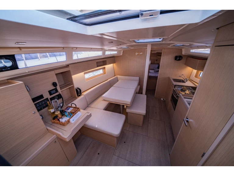 Location bateau Lefkáda pas cher Oceanis 37.1